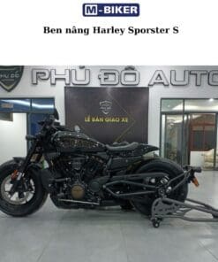 Ben nâng Harley Sportster S
