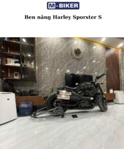 Ben nâng Harley Sportster S