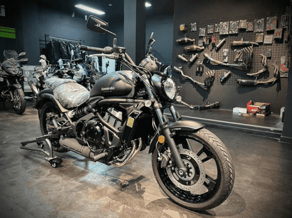 Ben nâng xe Kawasaki Vulcan 650S chính hãng Mbikervn (2)