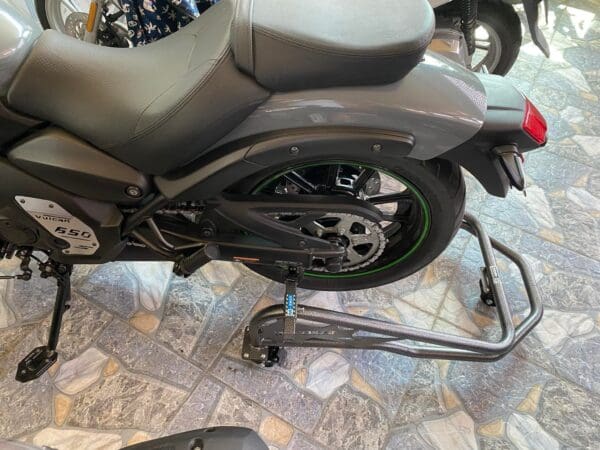 Ben nâng xe Kawasaki Vulcan 650S chính hãng Mbikervn (3)