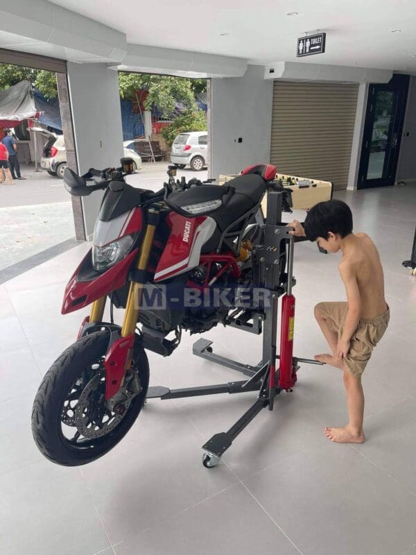z2501360725095 37bd6a722808090eec29f9d3c8713dd2
