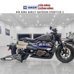 ben nâng Harley Davidson Sportster S
