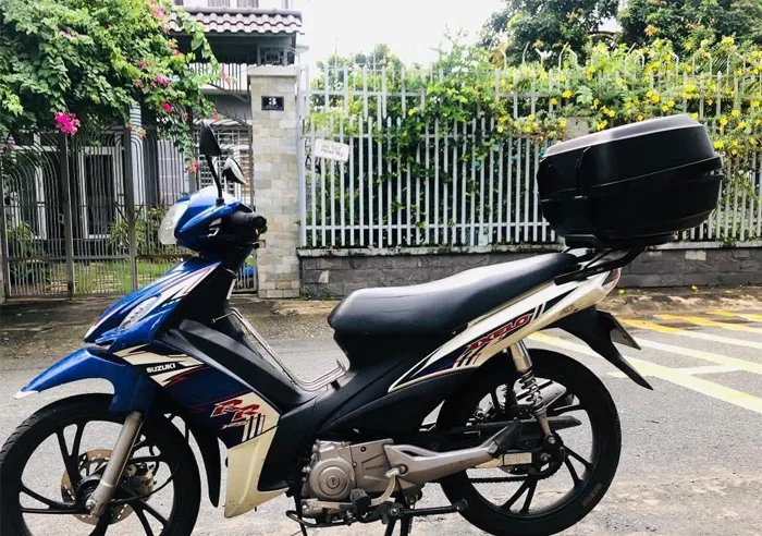 Baga sau xe máy Suzuki Axelo 125