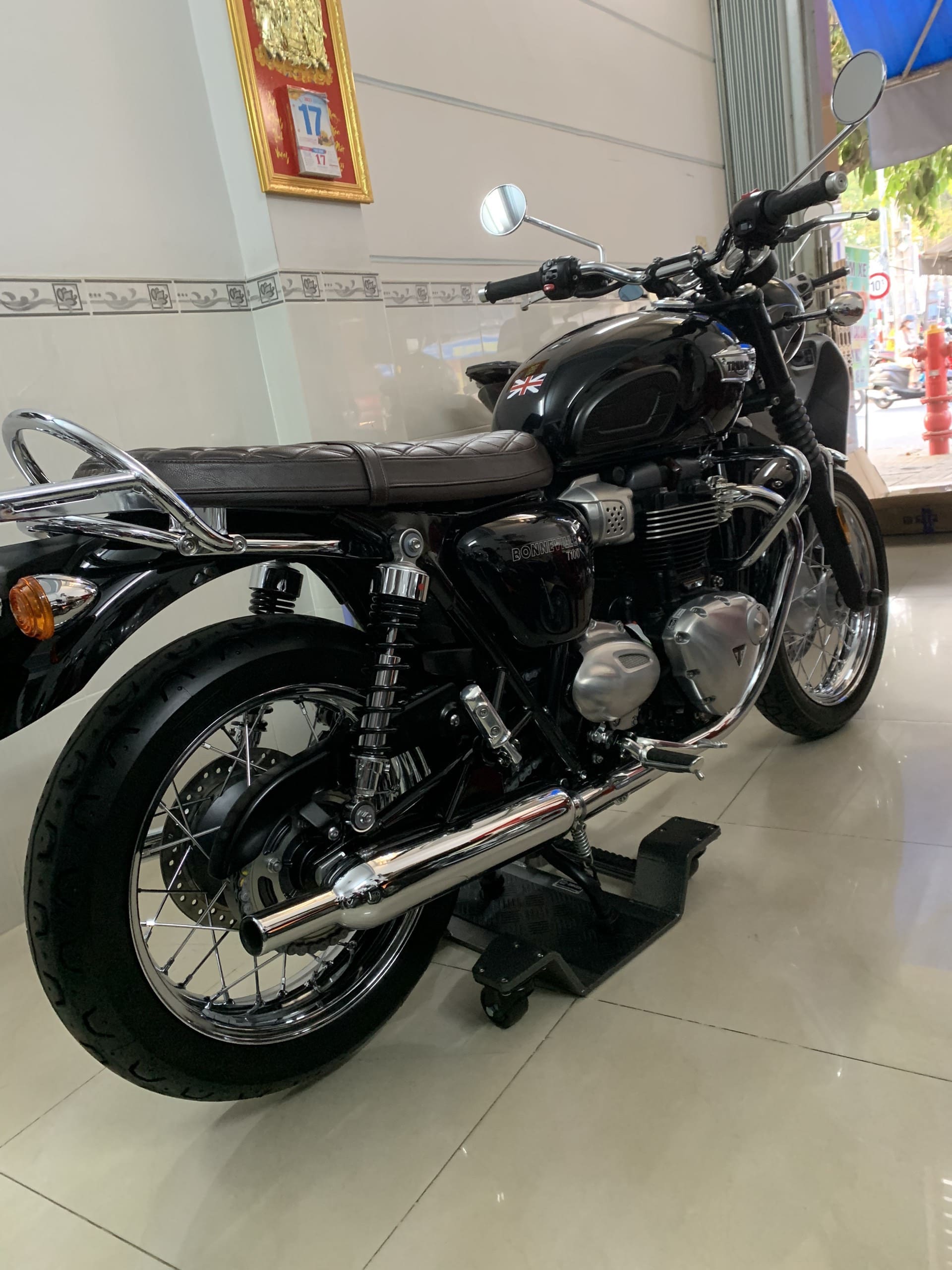 ben nang di chuyen chan chong dung m biker chinh hang 3 1662630645972 ben nang di chuyen chan chong dung m biker chinh hang 3 1662630645972