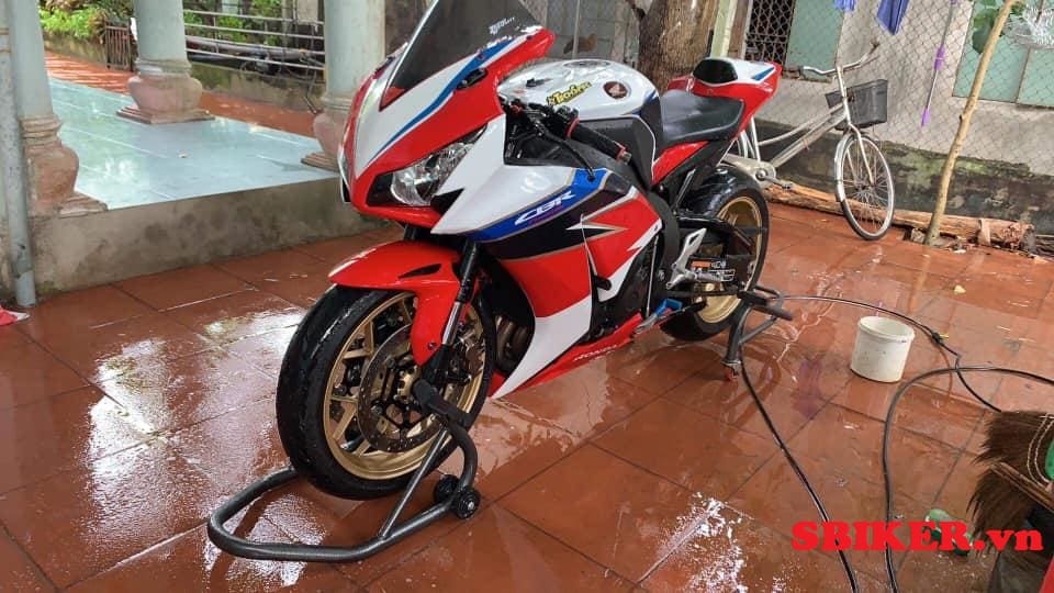 ben nang xe cbr1000r ben nang xe cbr1000r