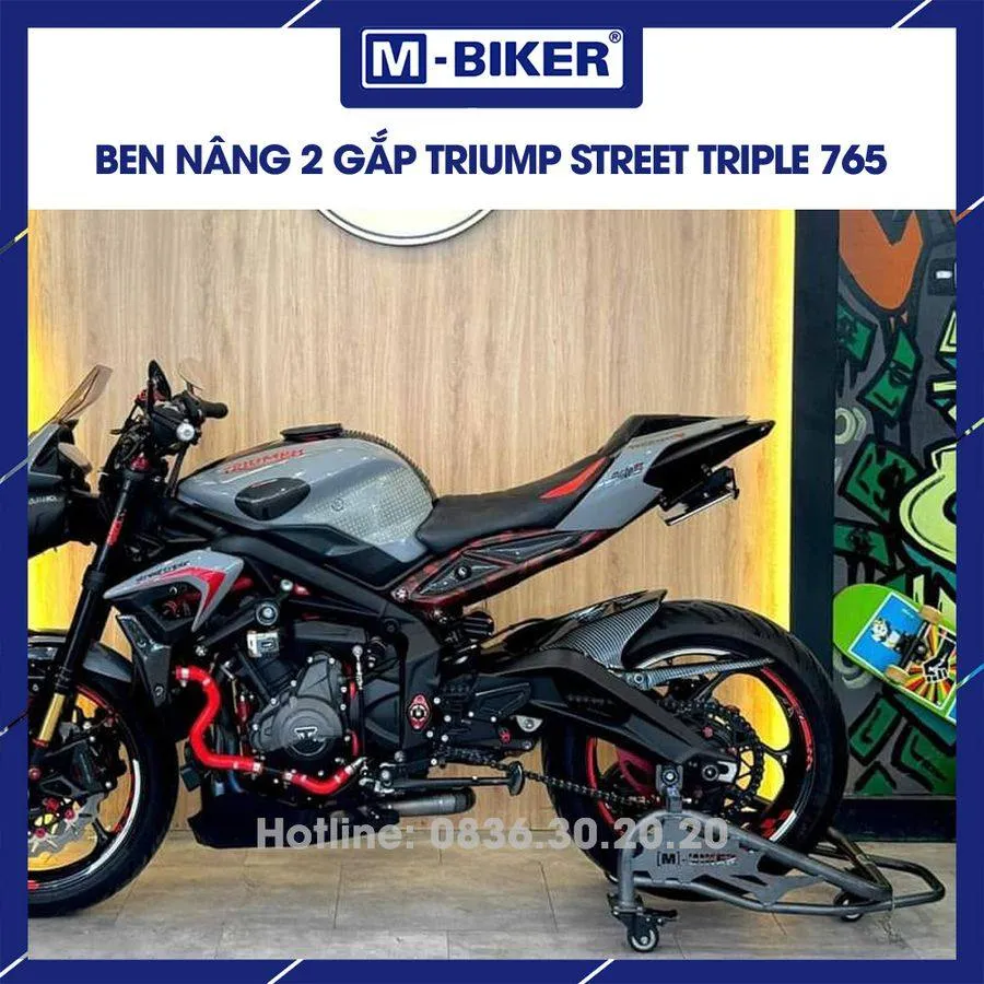 Ben nâng xe Triumph Street Triple 765