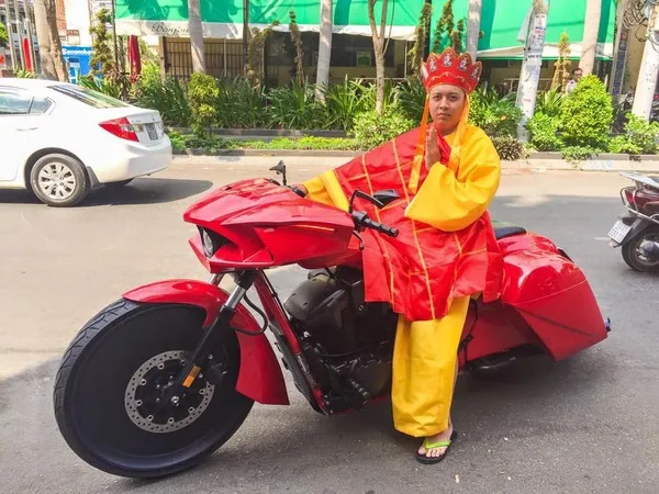 Biker Sài Gòn cùng chiếc Honda Fury 1300 độ ấn tượng với thùng sau (Ảnh minh họa)