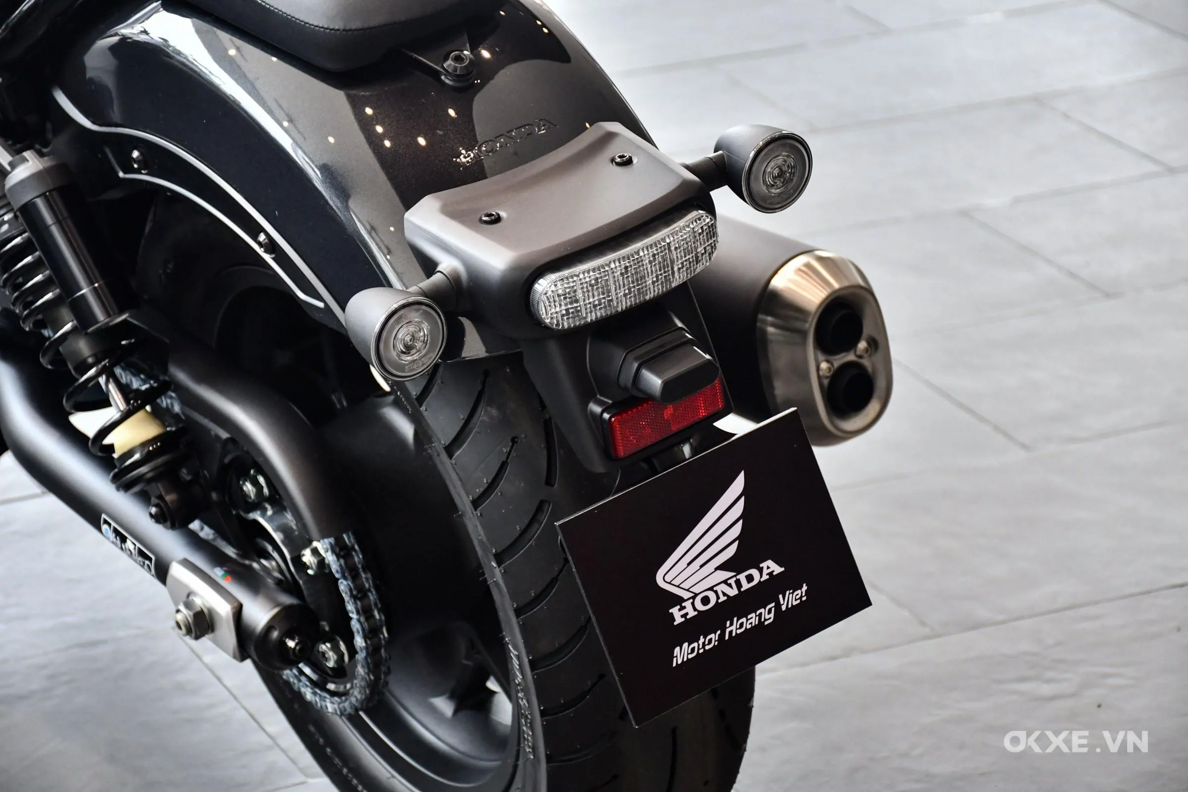 Honda Rebel 1100 với thùng hông