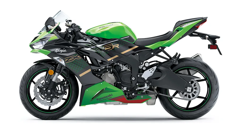 Kawasaki Ninja ZX-6R với thùng sau, thể hiện sự tiện lợi và phong cách