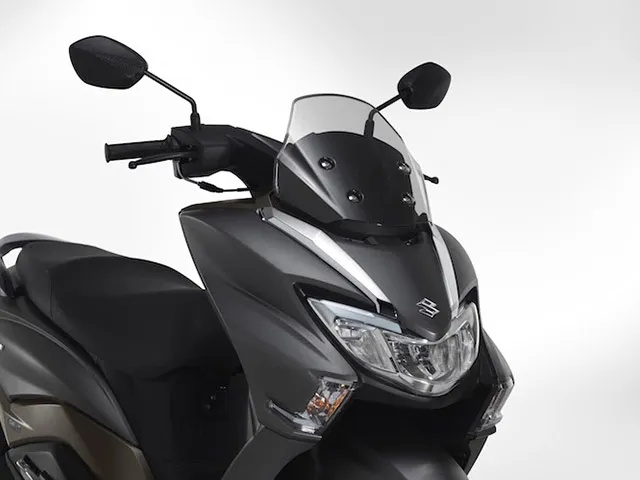 Suzuki Burgman Street 125 với thiết kế maxi-scooter hiện đại