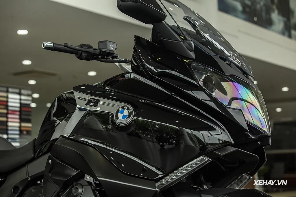 Thiết kế phía sau hầm hố của BMW K 1600 Bagger