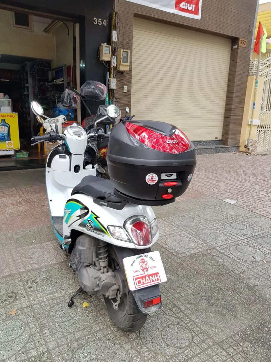 thung-Givi-cho-xe-Honda-Scoopy-2b