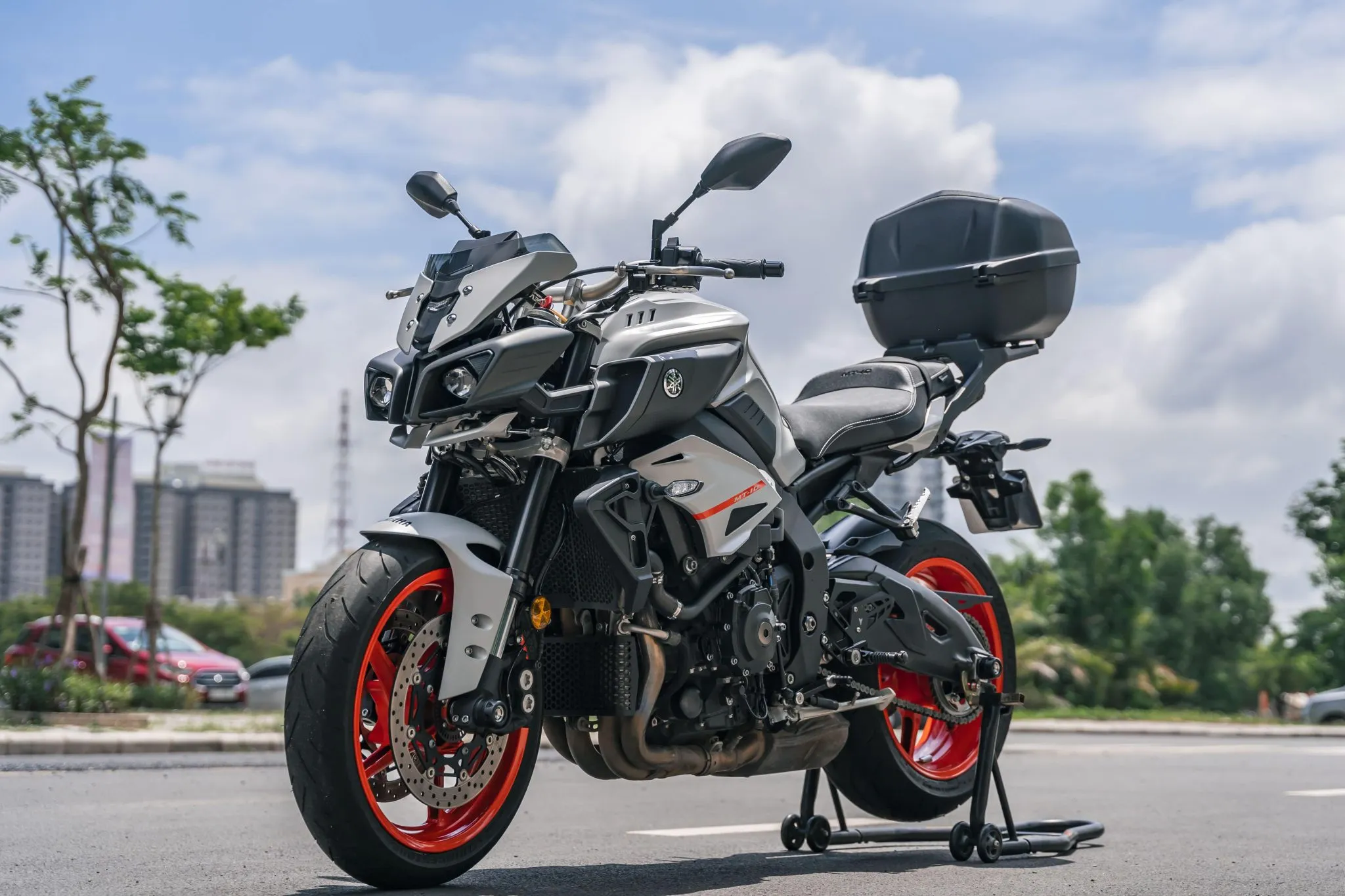 Nâng Tầm Xế Khủng Yamaha MT-10 Với Thùng Top & Phụ Kiện Đỉnh Cao