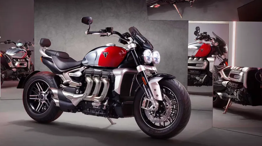 Triumph Rocket 3 GT trên đường