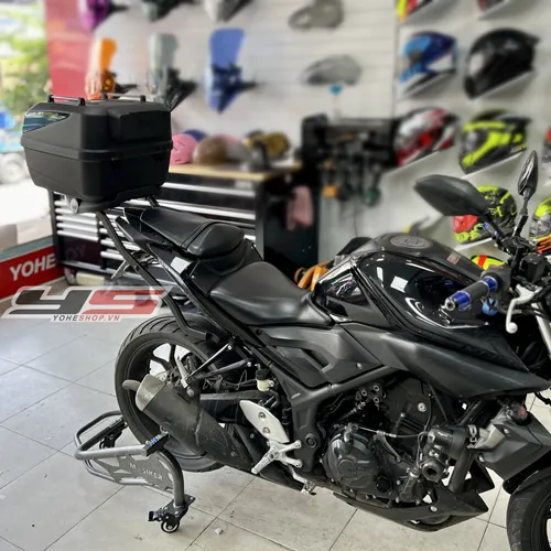 Yamaha MT-03 với thùng Givi B32NB ADV