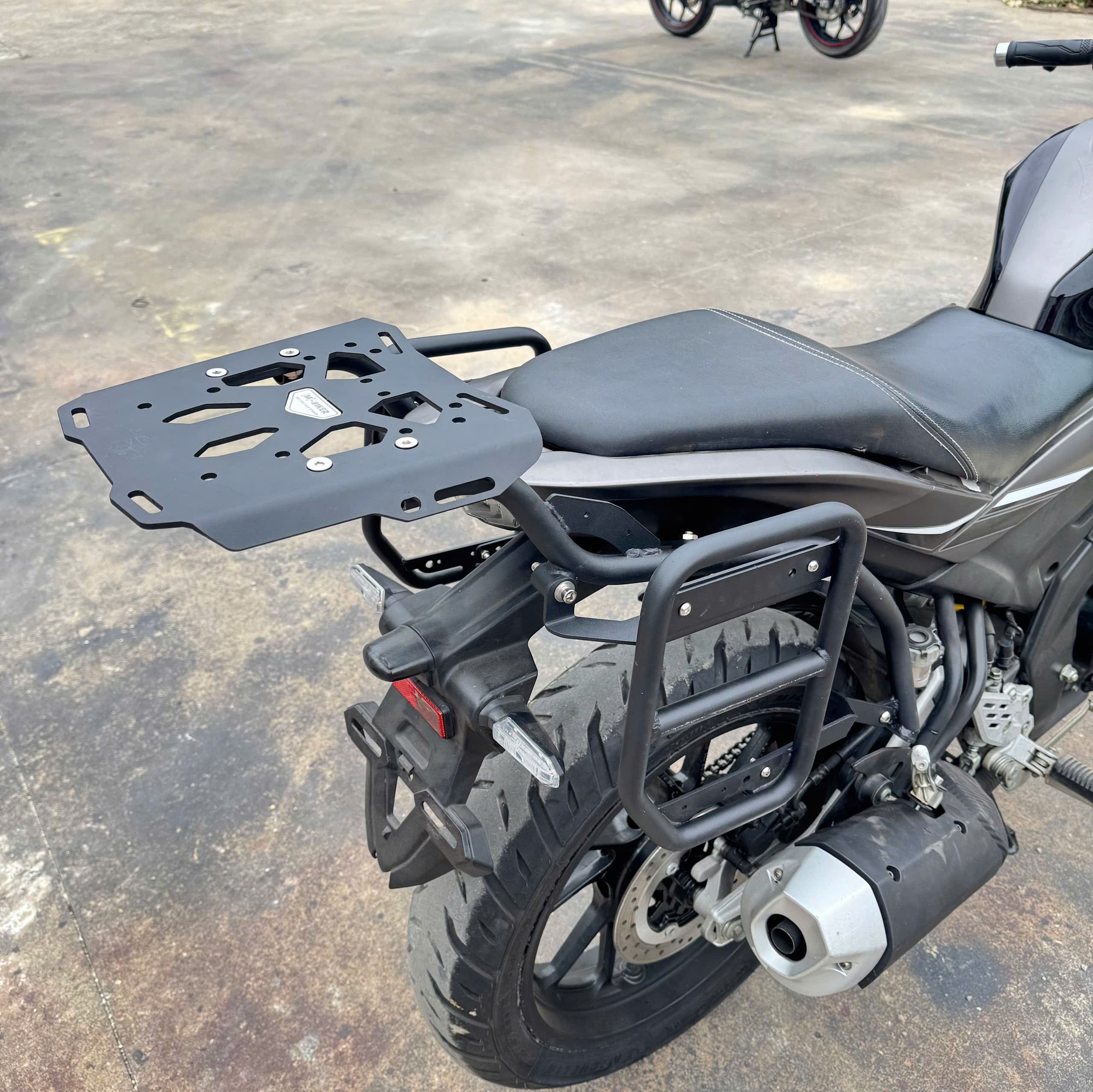 Baga Sau Suzuki FZ155i Cảng Sau Treo Thùng Kèm Khung Túi