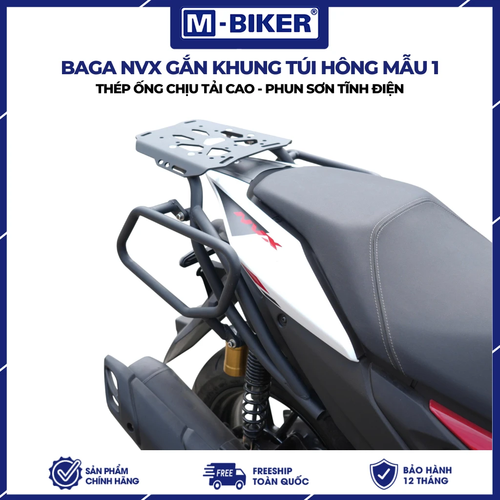 Hai tay đang căn chỉnh vị trí baga MBiker sao cho song song với trục bánh sau xe NVX