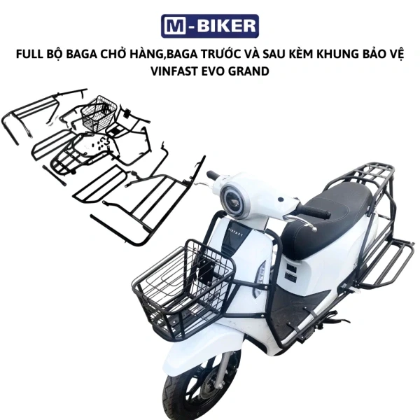 Góc nhìn từ phía sau xe máy lắp khung bảo vệ và giá đỡ baga