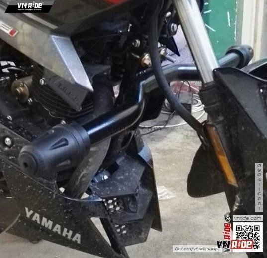 Chống đổ NVX V2 M-Biker: So sánh phiên bản và hướng dẫn lắp chuẩn 8 Thanh ngang chịu lực được gắn vào lỗ chờ dưới gầm xe NVX V2 trước khi lắp các thanh bảo vệ bên