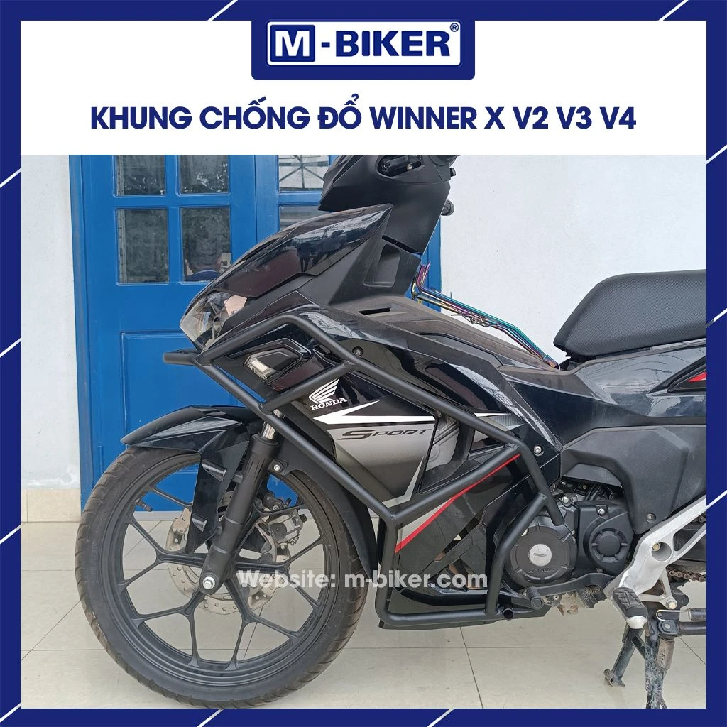 Hai bộ khung chống đổ MT03 đặt cạnh nhau để so sánh thiết kế và hoàn thiện