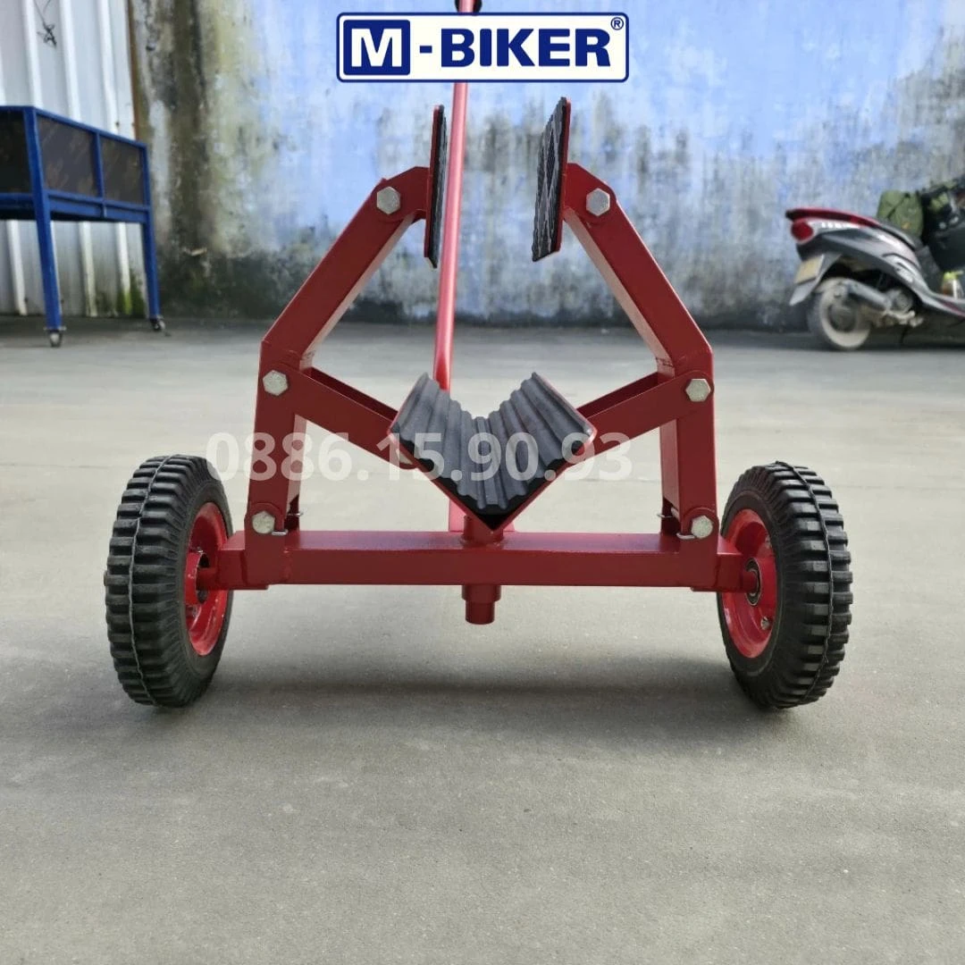 Bánh xe có khóa hãm thông minh M-Biker: thông số & thẩm định 8 Bánh xe đẩy công nghiệp tích hợp hệ thống khóa hãm thông minh M-Biker trên sàn xưởng epoxy sáng bóng